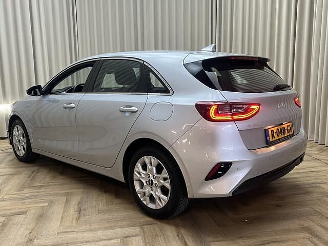 Occasion Kia Ceed 120 PK (88 kW) 2022 Zilver Hatchback