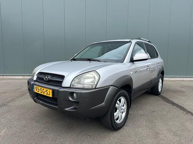 Grijs Occasion 2006 Hyundai Tucson Style SUV | € 2.749 (Eerlijke prijs) - Afbeelding 1/4