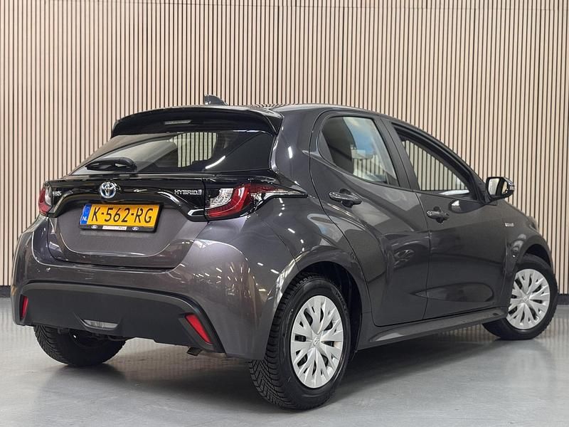 Occasion Toyota Yaris Hybrid Active 2021 Grijs Hatchback