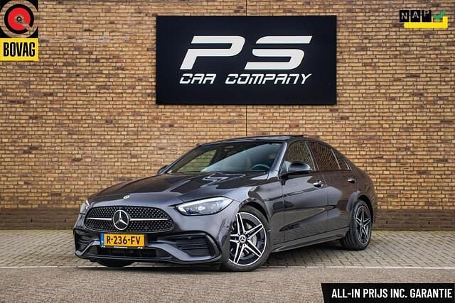 Grijs Occasion 2022 Mercedes C200 AMG line Sedan | € 43.950 (Iets duurder) - Afbeelding 1/4