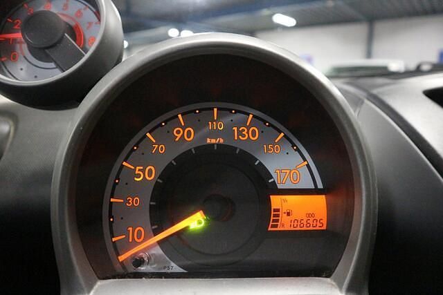 Occasion Peugeot 107 68 PK (50 kW) 2011 Rood Hatchback