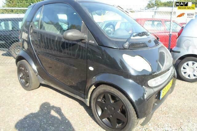 Zwart Gebruikt 2002 Smart ForTwo Coupé Pulse Coupé | € 1.950 (Eerlijke prijs) - Afbeelding 1/4