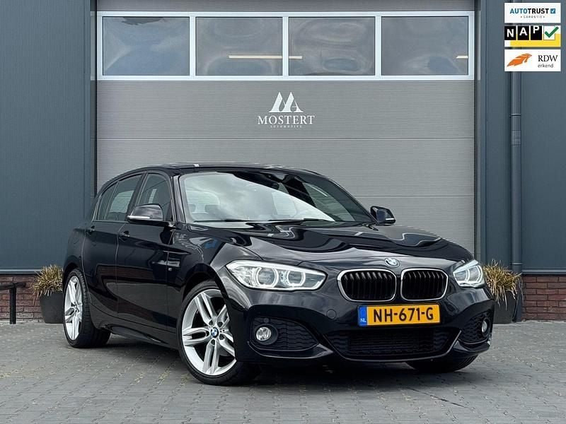 Zwart Gebruikt 2016 BMW 118 Executive Hatchback | € 14.250 (Duur) - Afbeelding 1/4