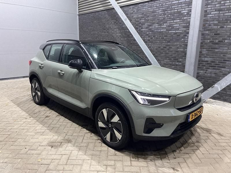 Groen Gebruikt 2024 Volvo XC40 Plus SUV | € 37.800 (Goede deal) - Afbeelding 1/1