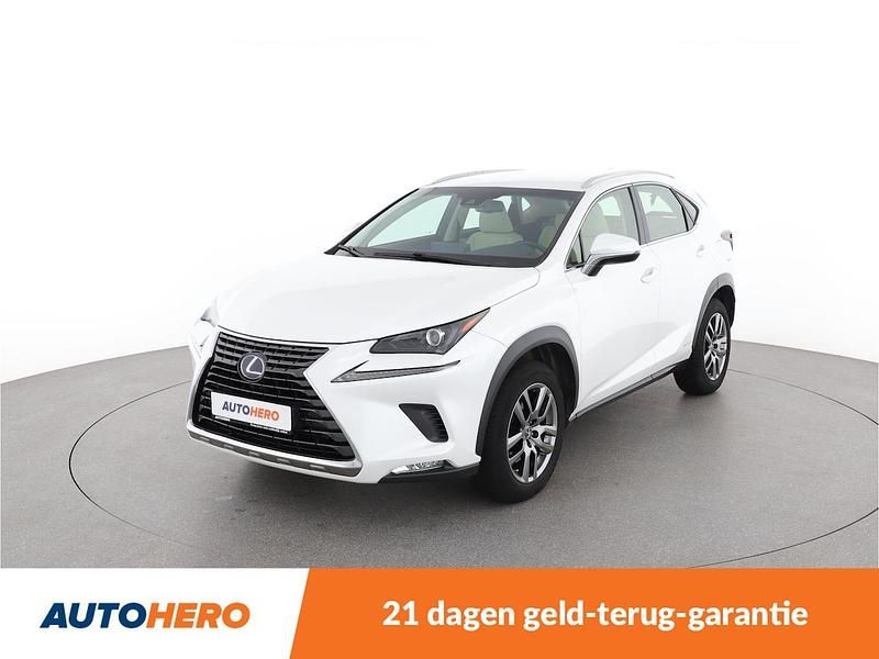Wit (metallic) Gebruikt 2018 Lexus NX300h SUV | € 27.749 (Eerlijke prijs) - Afbeelding 1/4