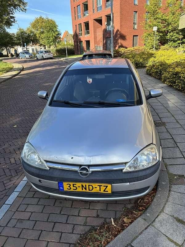 Grijs Gebruikt 2003 Opel Corsa Njoy Hatchback | € 800 (Eerlijke prijs) - Afbeelding 1/4