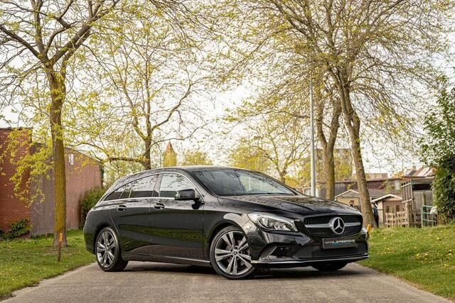 Zwart Gebruikt 2019 Mercedes CLA200 Stationwagen | € 19.995 (Goede deal) - Afbeelding 1/4