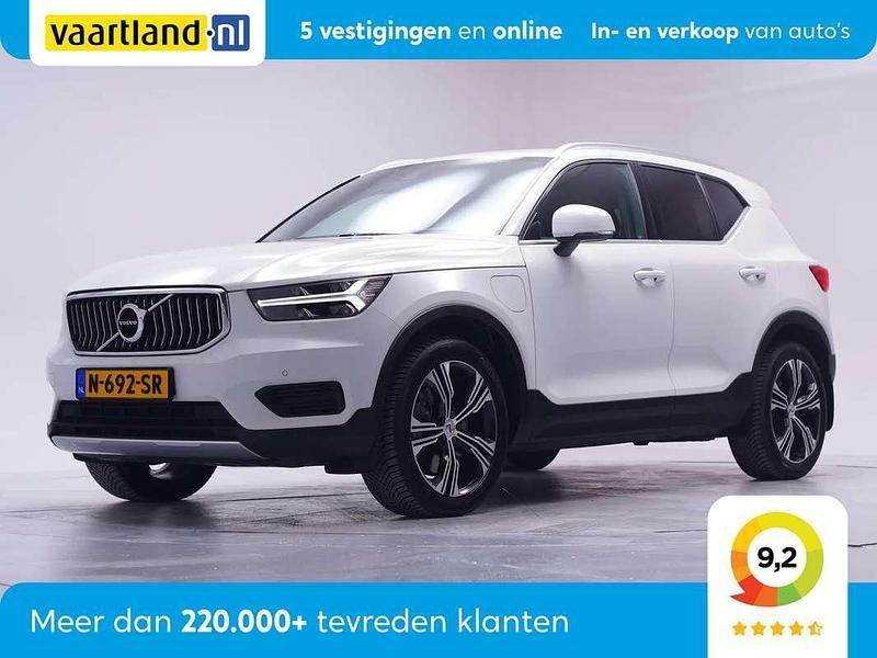 Wit Gebruikt 2021 Volvo XC40 Inscription SUV | € 22.409 (Goede deal) - Afbeelding 1/4