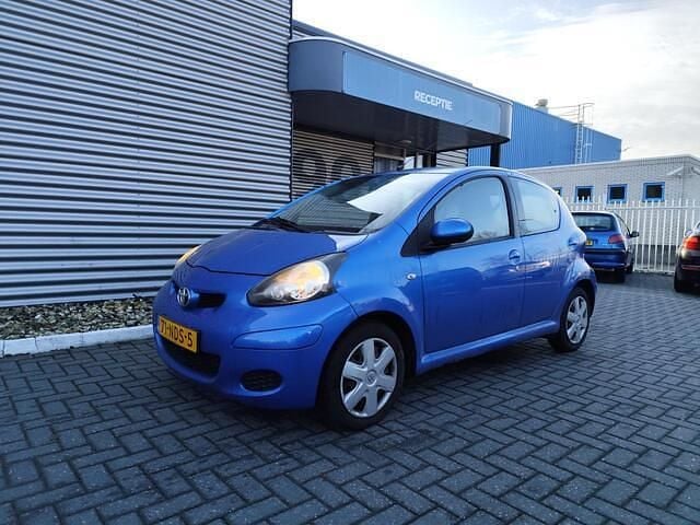 Blauw Occasion 2010 Toyota Aygo Comfort Hatchback | € 1.950 (Eerlijke prijs) - Afbeelding 1/4