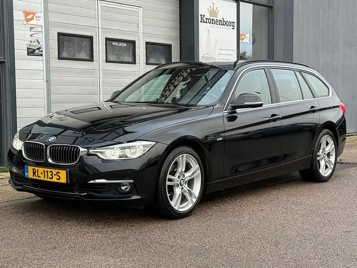Occasion BMW 318 Executive 136 PK (100 kW) 2018 Zwart Stationwagen