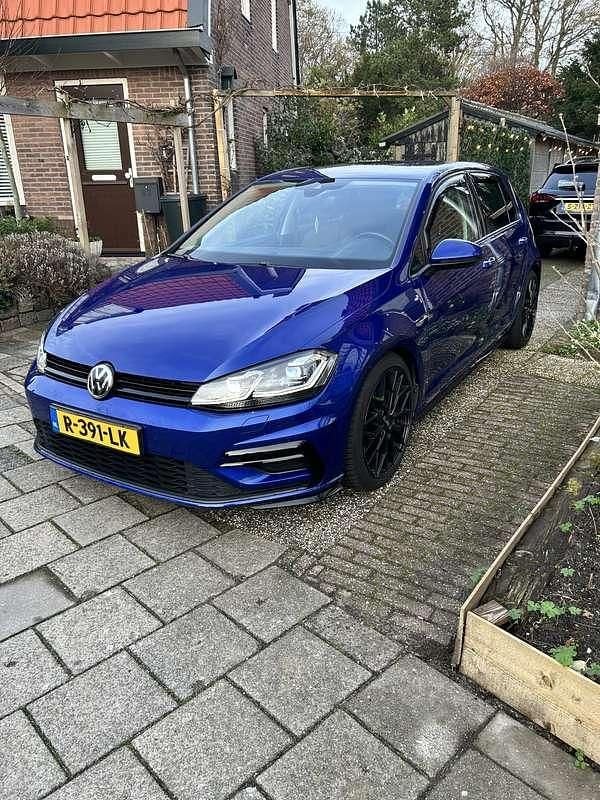 Blauw Gebruikt 2017 VW Golf VII Business Hatchback | € 14.250 (Eerlijke prijs) - Afbeelding 1/4