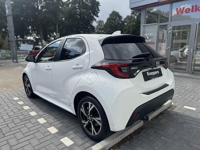 Nieuw Toyota Yaris 116 PK (85 kW) 2025 Grijs Hatchback