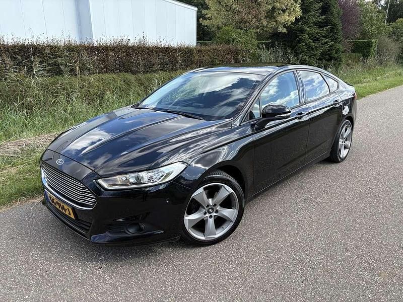 Occasion Ford Mondeo Trend 161 PK (118 kW) 2015 Zwart Hatchback