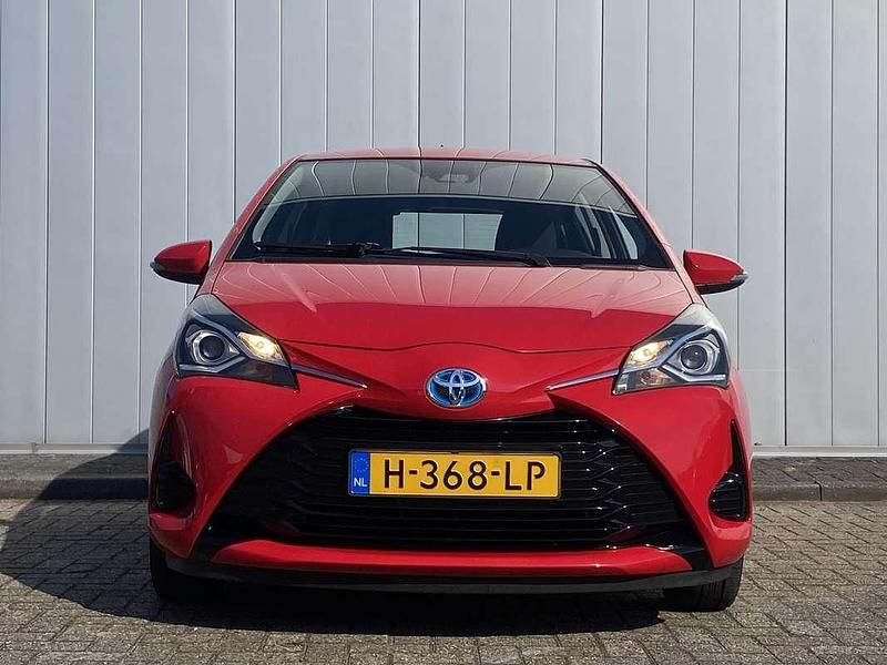 Occasion Toyota Yaris Hybrid Active 2020 Rood Hatchback