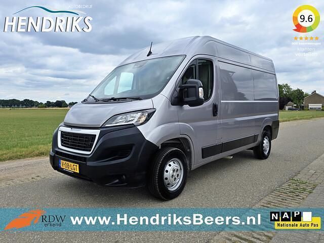Grijs Gebruikt 2022 Peugeot Boxer Van | € 20.975 (Eerlijke prijs) - Afbeelding 1/4