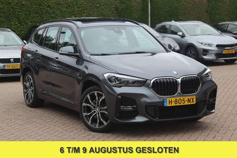 Grijs Gebruikt 2020 BMW X1 Efficient Dynamics SUV | € 23.950 (Eerlijke prijs) - Afbeelding 1/4