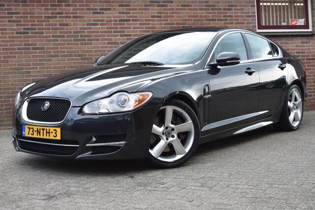 Grijs, metallic lak Gebruikt 2010 Jaguar XF Portfolio Sedan | € 6.949 (Eerlijke prijs) - Afbeelding 1/4