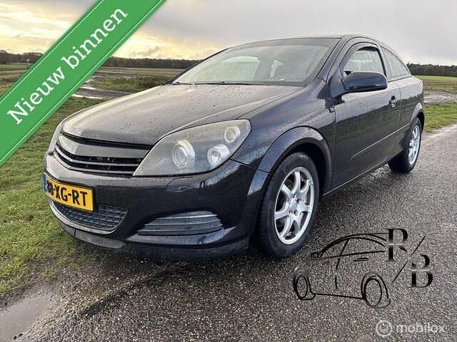 Zwart (metallic) Gebruikt 2007 Opel Astra GTC Business Hatchback | € 1.499 (Goede deal) - Afbeelding 1/4