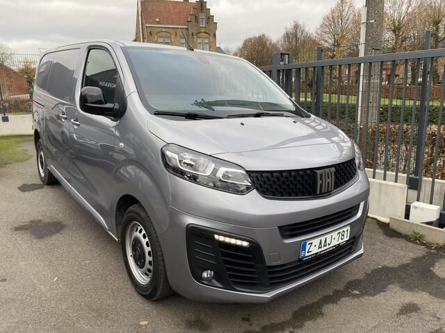 Grijs Gebruikt 2022 Fiat Scudo Basis MPV | € 23.950 - Afbeelding 1/4