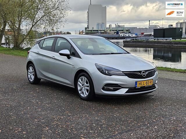Grijs Occasion 2020 Opel Astra Edition Hatchback | € 12.950 (Eerlijke prijs) - Afbeelding 1/4