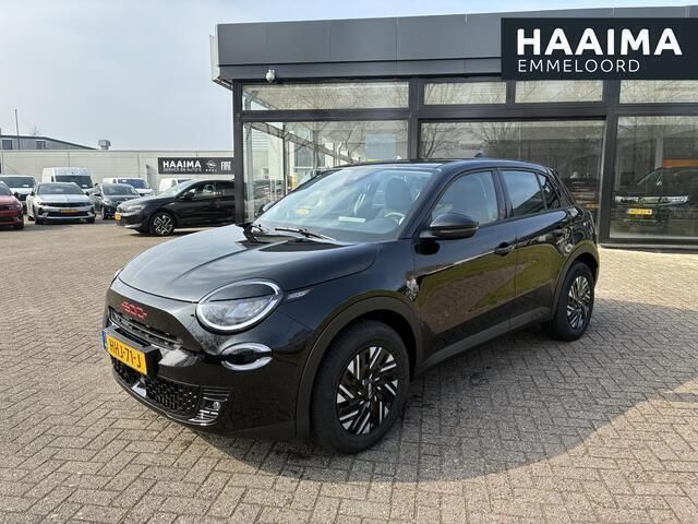 Zwart Nieuw 2025 Fiat 600E Red SUV | € 36.950 - Afbeelding 1/4