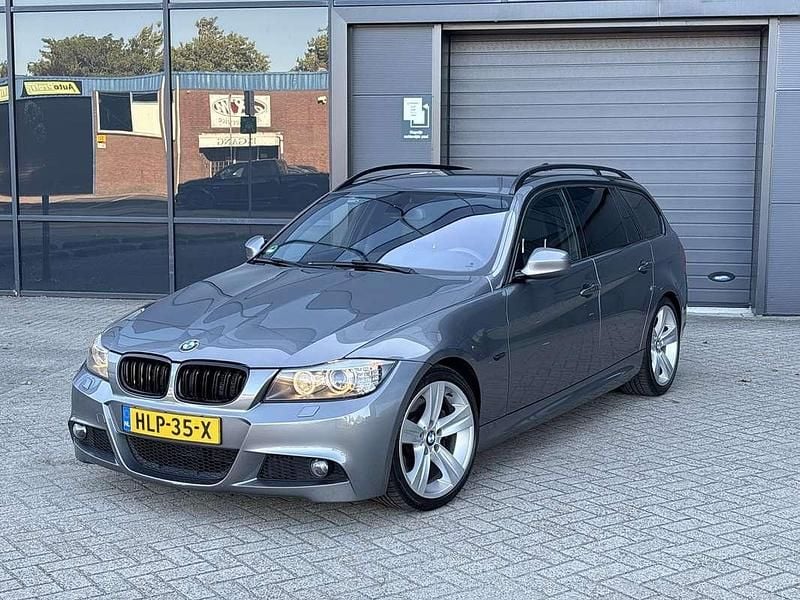 Grijs Gebruikt 2009 BMW 330 M Sport Stationwagen | € 18.250 (Duur) - Afbeelding 1/4