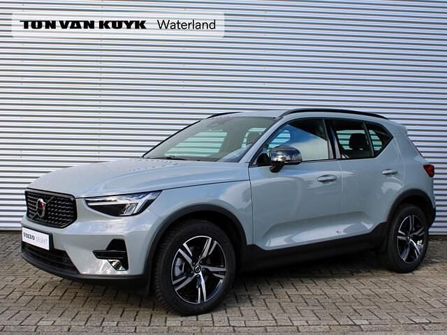 Grijs Occasion 2024 Volvo XC40 Plus SUV | € 40.950 (Eerlijke prijs) - Afbeelding 1/4