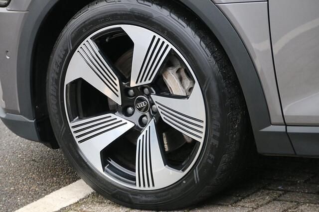 Occasion Audi e-tron Business 230 kW (313 PK) 2020 Grijs SUV