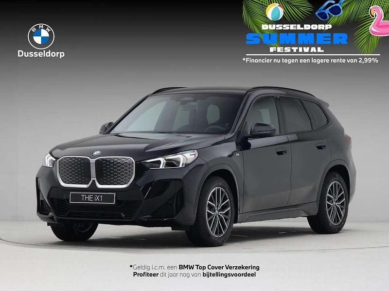 Zwart, metallic lak Nieuw 2025 BMW iX1 M Sport SUV | € 57.000 (Super prijs) - Afbeelding 1/4