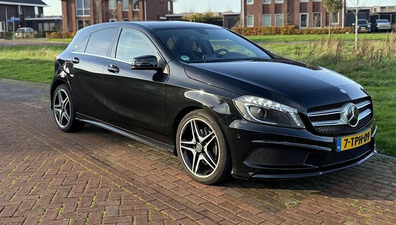 Zwart Gebruikt 2014 Mercedes A180 AMG | € 13.499 (Eerlijke prijs) - Afbeelding 1/4
