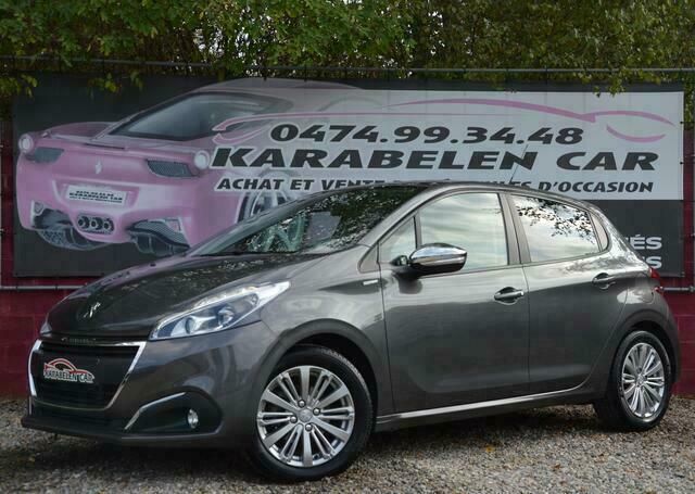 Grijs Gebruikt 2018 Peugeot 208 Style Hatchback | € 13.800 - Afbeelding 1/4
