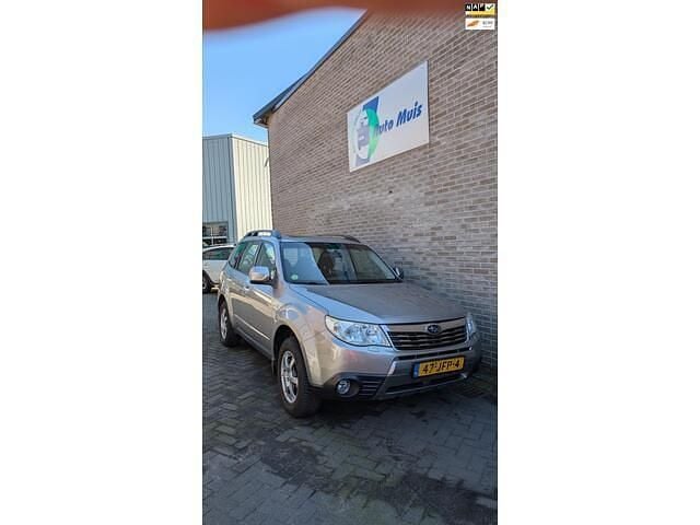 Grijs Gebruikt 2009 Subaru Forester Premium SUV | € 7.950 (Eerlijke prijs) - Afbeelding 1/4