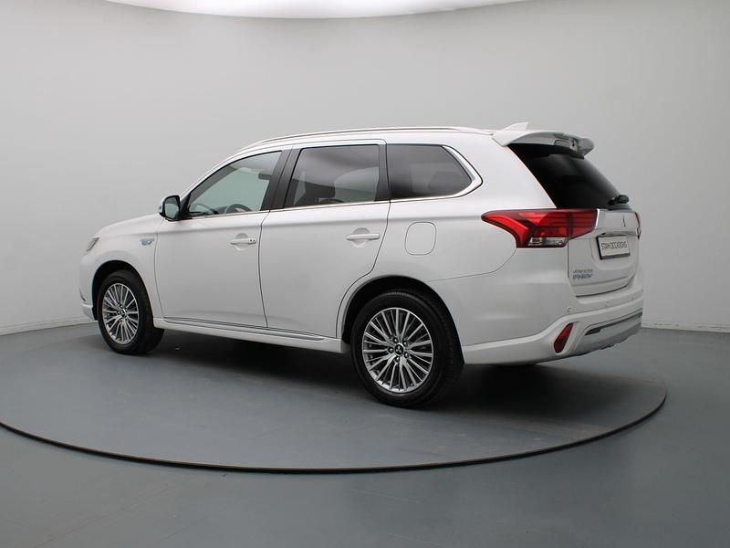 Occasion Mitsubishi Outlander Intense+ 224 PK (164 kW) 2021 Wit SUV
