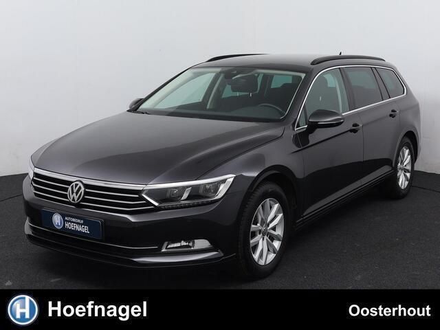 Zwart, metallic lak Gebruikt 2018 VW Passat Comfortline Stationwagen | € 21.450 (Goede deal) - Afbeelding 1/4