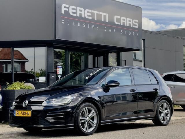 Zwart Gebruikt 2018 VW Golf VII Highline Hatchback | € 14.900 (Eerlijke prijs) - Afbeelding 1/4