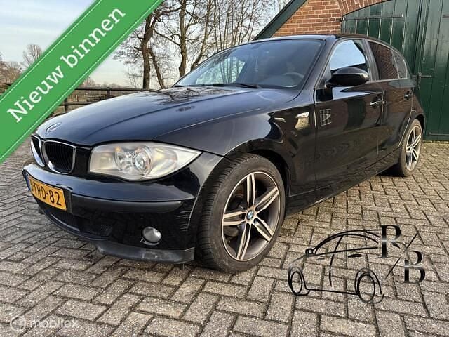 Zwart Occasion 2005 BMW 116 Executive Hatchback | € 2.199 (Goede deal) - Afbeelding 1/4