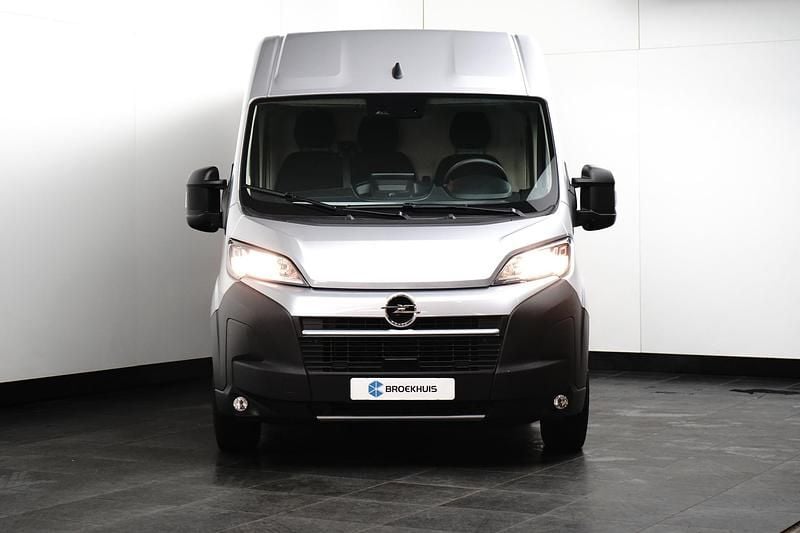 Occasion Opel Movano 2024 Grijs Van