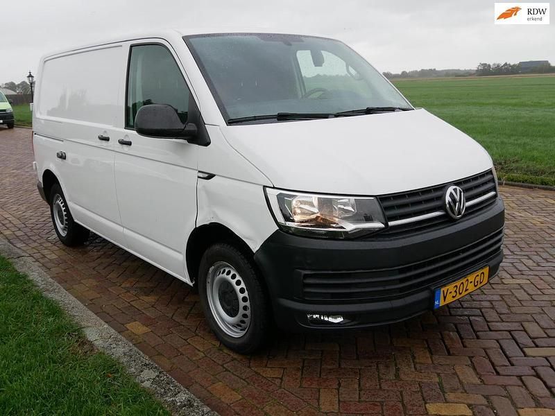Wit Gebruikt 2017 VW T6 Comfortline Van | € 6.999 - Afbeelding 1/3