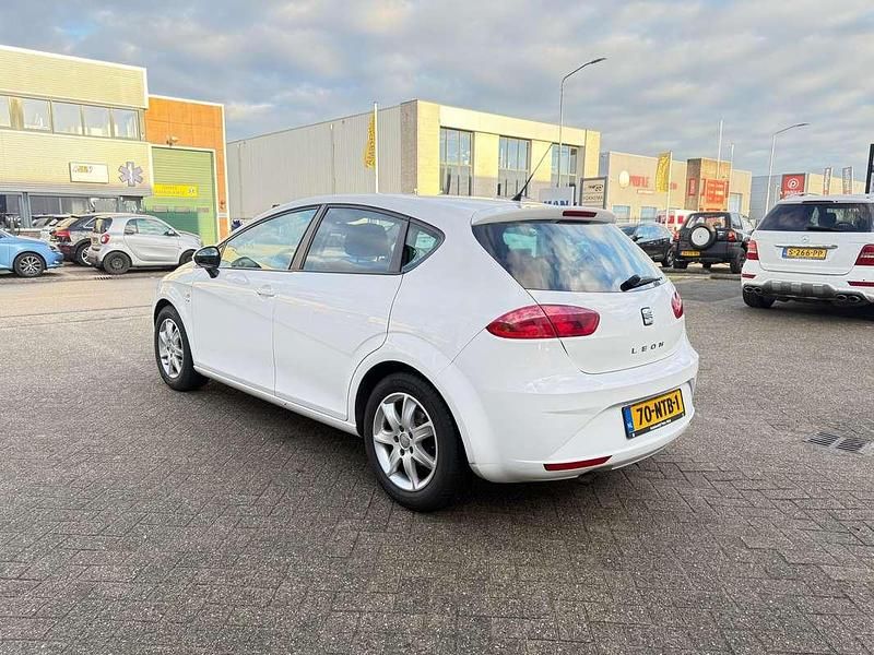 Occasion Seat Leon 105 PK (77 kW) 2010 Wit MPV