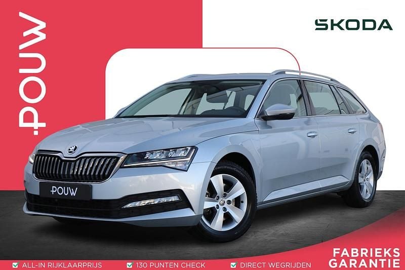 Grijs Gebruikt 2023 Skoda Superb Business Line Stationwagen | € 28.900 (Eerlijke prijs) - Afbeelding 1/4