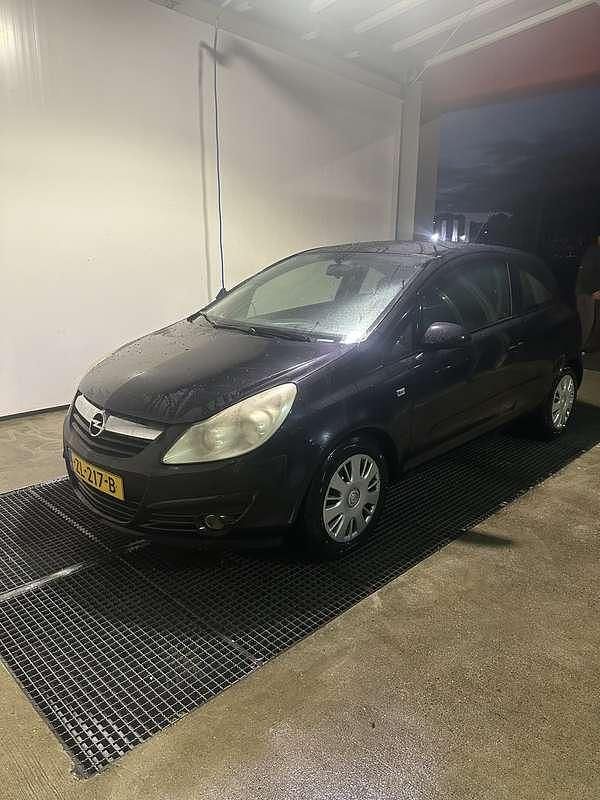 Gebruikt 2007 Opel Corsa Sedan | € 1.750 (Eerlijke prijs) - Afbeelding 1/4
