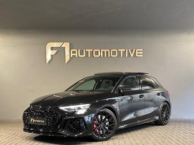 Zwart Gebruikt 2022 Audi RS3 Sportback Business Hatchback | € 61.890 (Eerlijke prijs) - Afbeelding 1/3