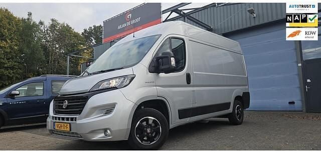 Grijs Gebruikt 2020 Fiat Ducato Van | € 14.950 (Eerlijke prijs) - Afbeelding 1/4