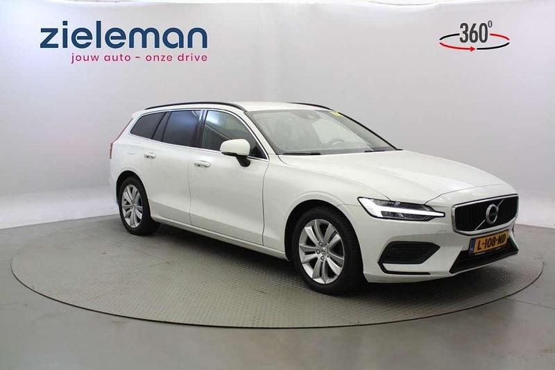 Wit Gebruikt 2021 Volvo V60 Business Edition Stationwagen | € 19.845 (Super prijs) - Afbeelding 1/4