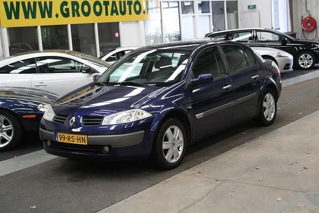 Blauw Gebruikt 2005 Renault Mégane II Expression Sedan | € 1.944 (Eerlijke prijs) - Afbeelding 1/4