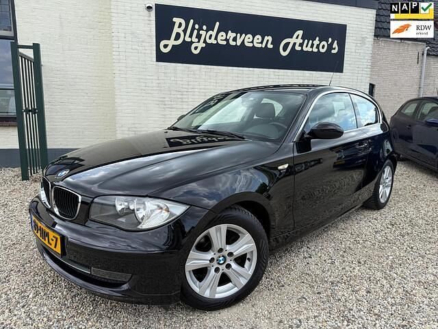 Zwart Gebruikt 2009 BMW 116 Hatchback | € 6.450 (Duur) - Afbeelding 1/4