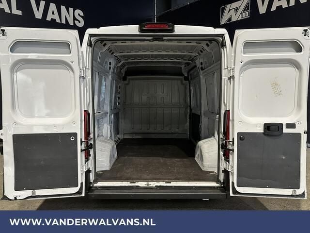 Occasion Opel Movano 120 PK (88 kW) 2022 Wit Van