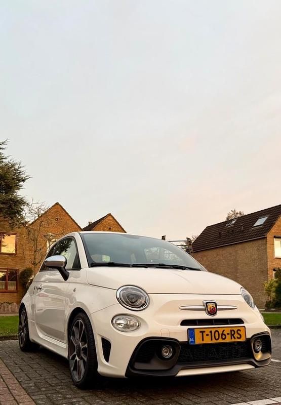 Gebruikt 2016 Abarth 595 Turismo | € 16.000 - Afbeelding 1/4