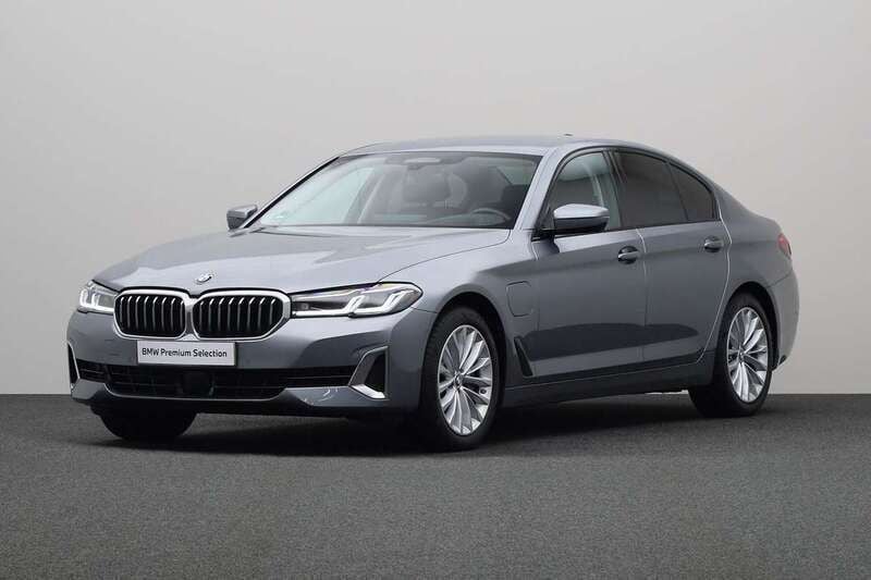 Grijs, metallic lak Gebruikt 2020 BMW 530 Executive Sedan | € 34.880 (Goede deal) - Afbeelding 1/4