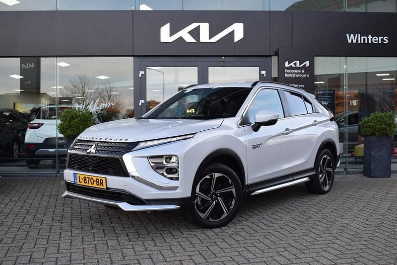 White diamond (wit parelmoer) Gebruikt 2021 Mitsubishi Eclipse Edition SUV | € 25.395 (Goede deal) - Afbeelding 1/4